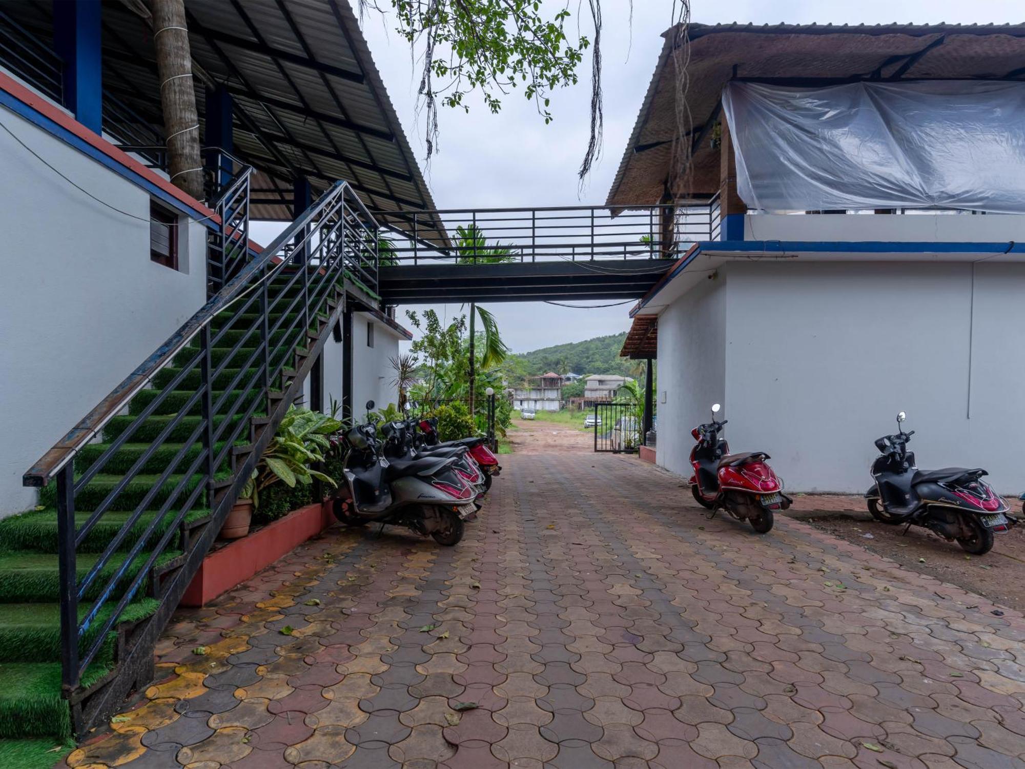 Madpackers Goa Anjuna - Bar Kültér fotó